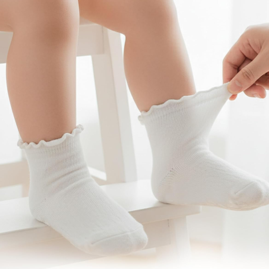 Frilly girls socks